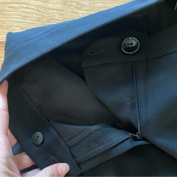 Theory Rosel Sevona Tailor Slim Pants in Black - Picture 3 of 4